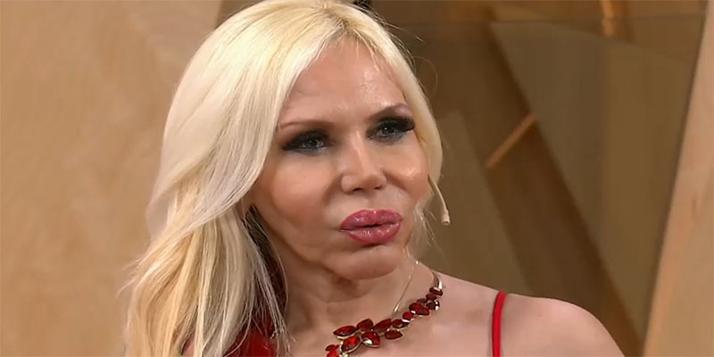Desnuda y moviendo su pelo con un secador, Alejandra Pradón evadió (por muy poco) la censura