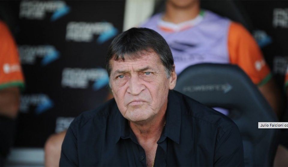 Julio Falcioni: “Estuve tocando el arpa”