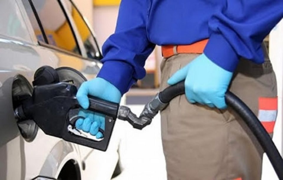 Detuvieron a un playero que realizaba cargas falsas de combustible para comprar droga