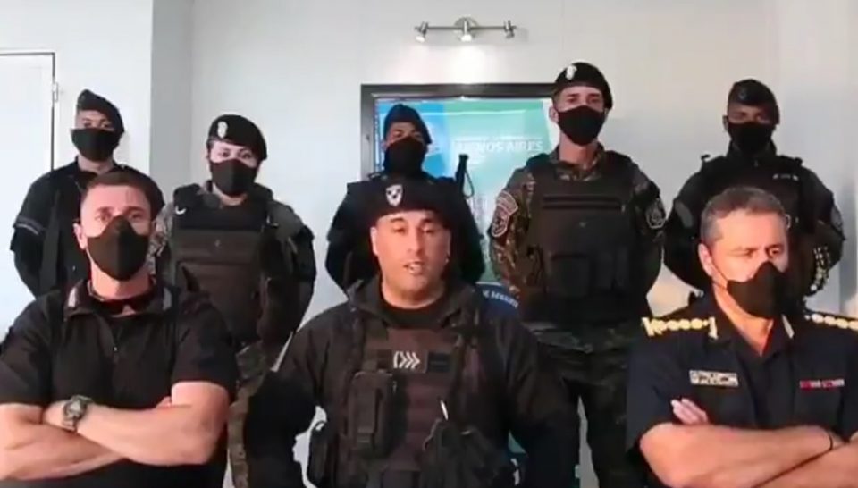 Los policías que saludaron a Patricia Bullrich hicieron su descargo en un video: “Fuimos usados políticamente”