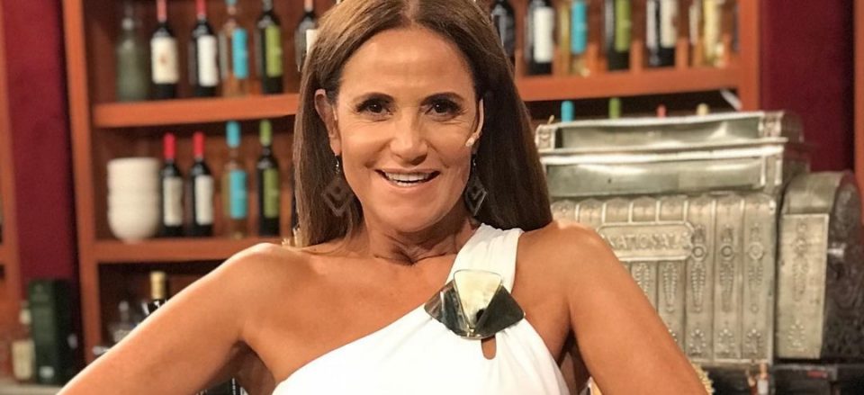 En bikini roja y bajo el sol, Fernanda Callejón le puso los puntos al verano