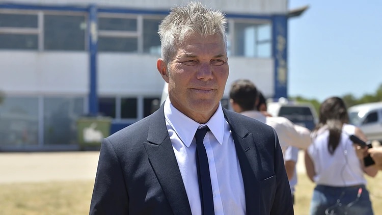 “Permanecerá internado”, el parte médico de Fernando Burlando, con heridas múltiples tras caer de un caballo