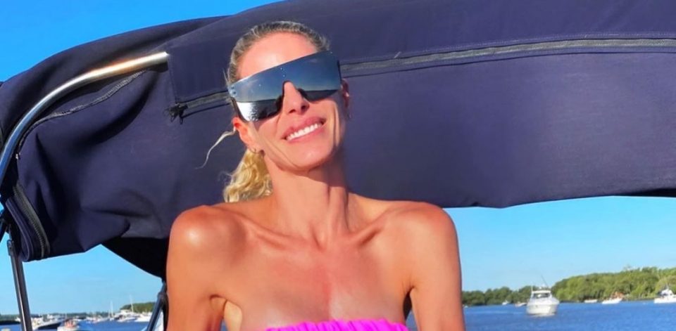 De espaldas y en colaless (total), Jimena Cyrulnik pateó el tablero veraniego