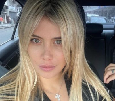 Wanda Nara se abrió la campera y posó en enteriza (con bordes endiablados)