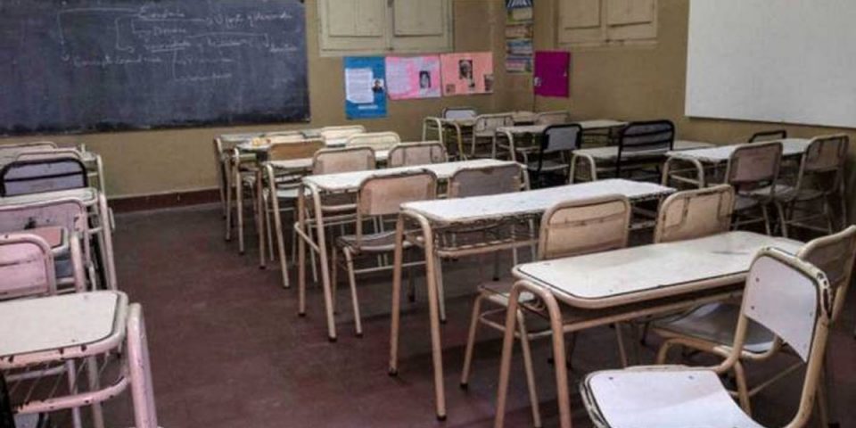 Es docente, tenía coronavirus y fue a dar clases: aislaron a todo el equipo