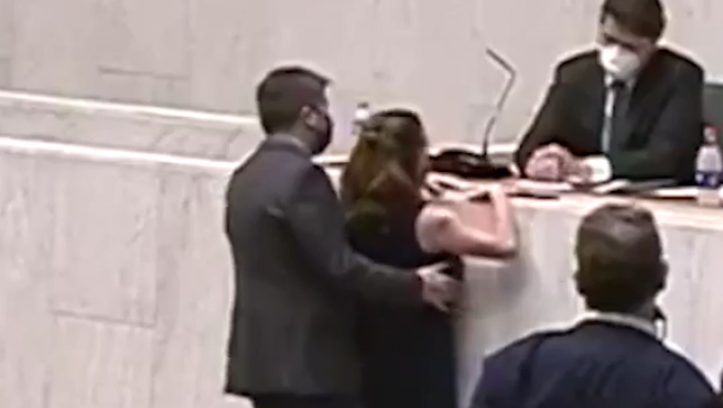 Escándalo: un diputado brasileño toqueteó sin consentimiento a una colega en plena sesión